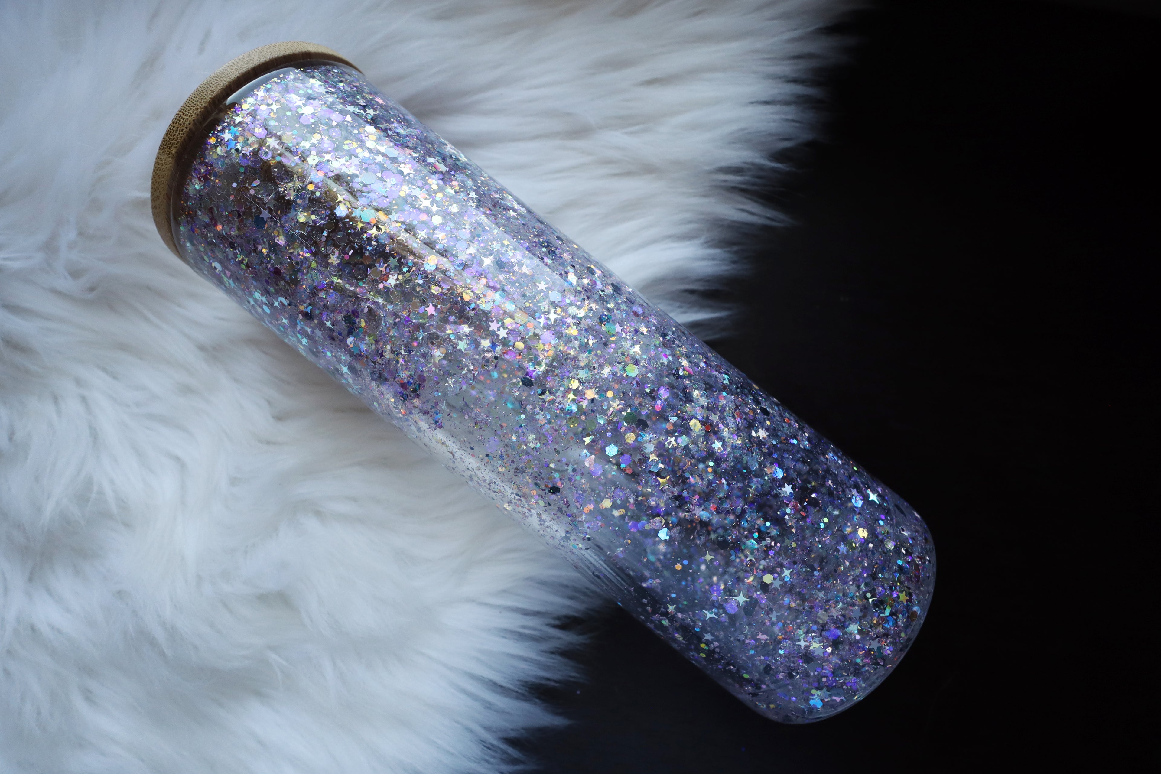 20oz Glass Snow Globe Tumbler - Can't Sit With Us