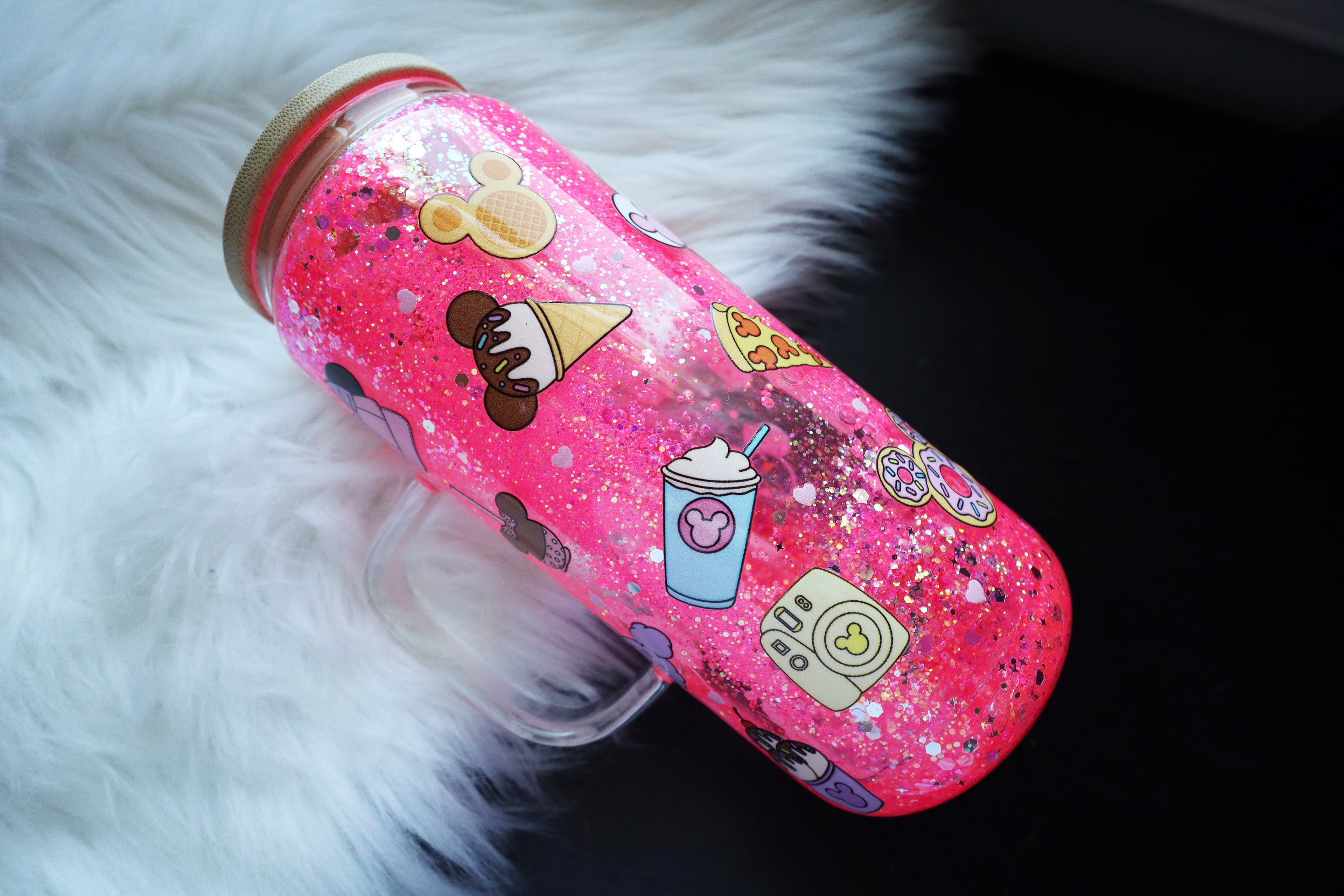 16oz Glass Snow Globe Mug Tumbler - Happiest Place