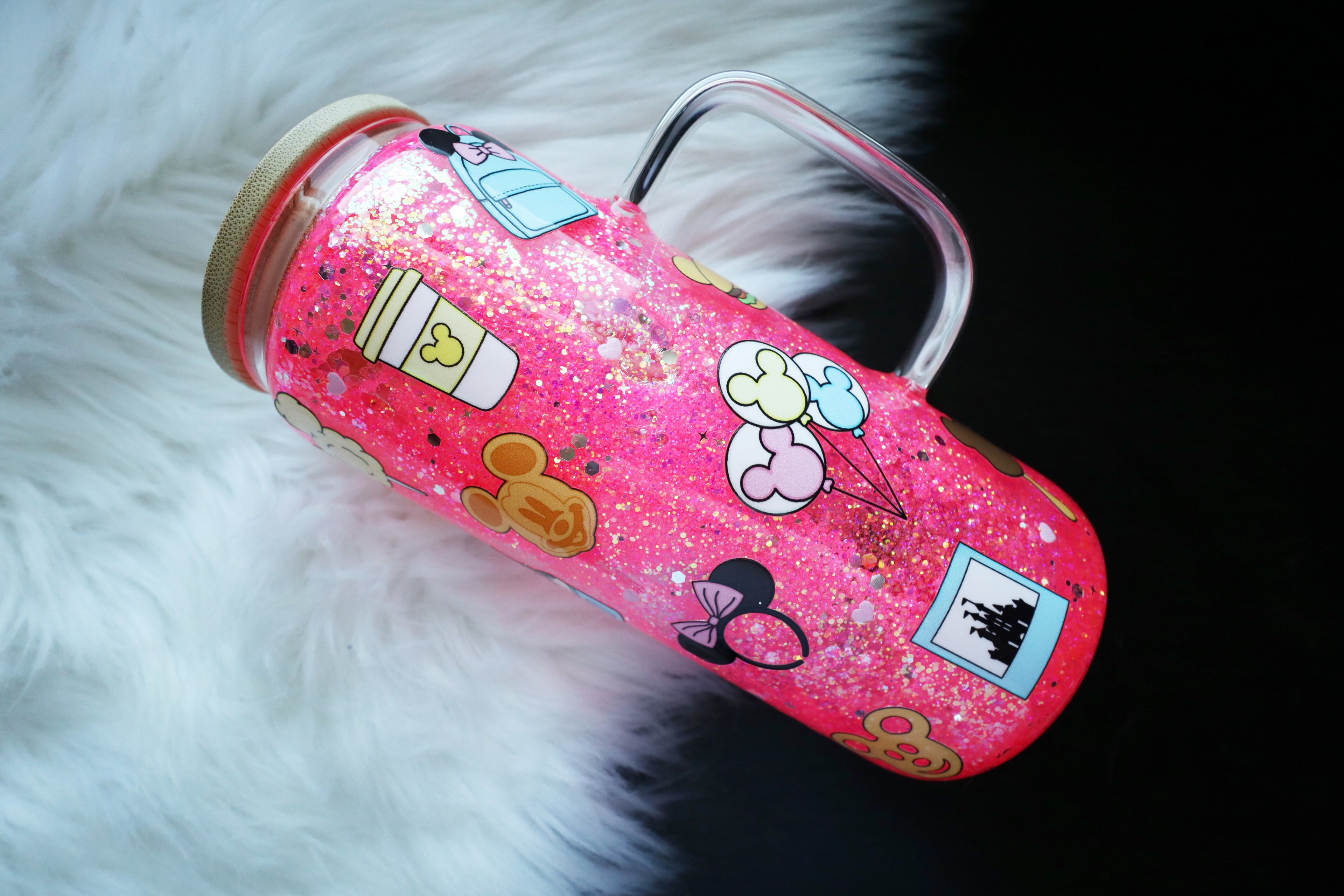 16oz Glass Snow Globe Mug Tumbler - Happiest Place