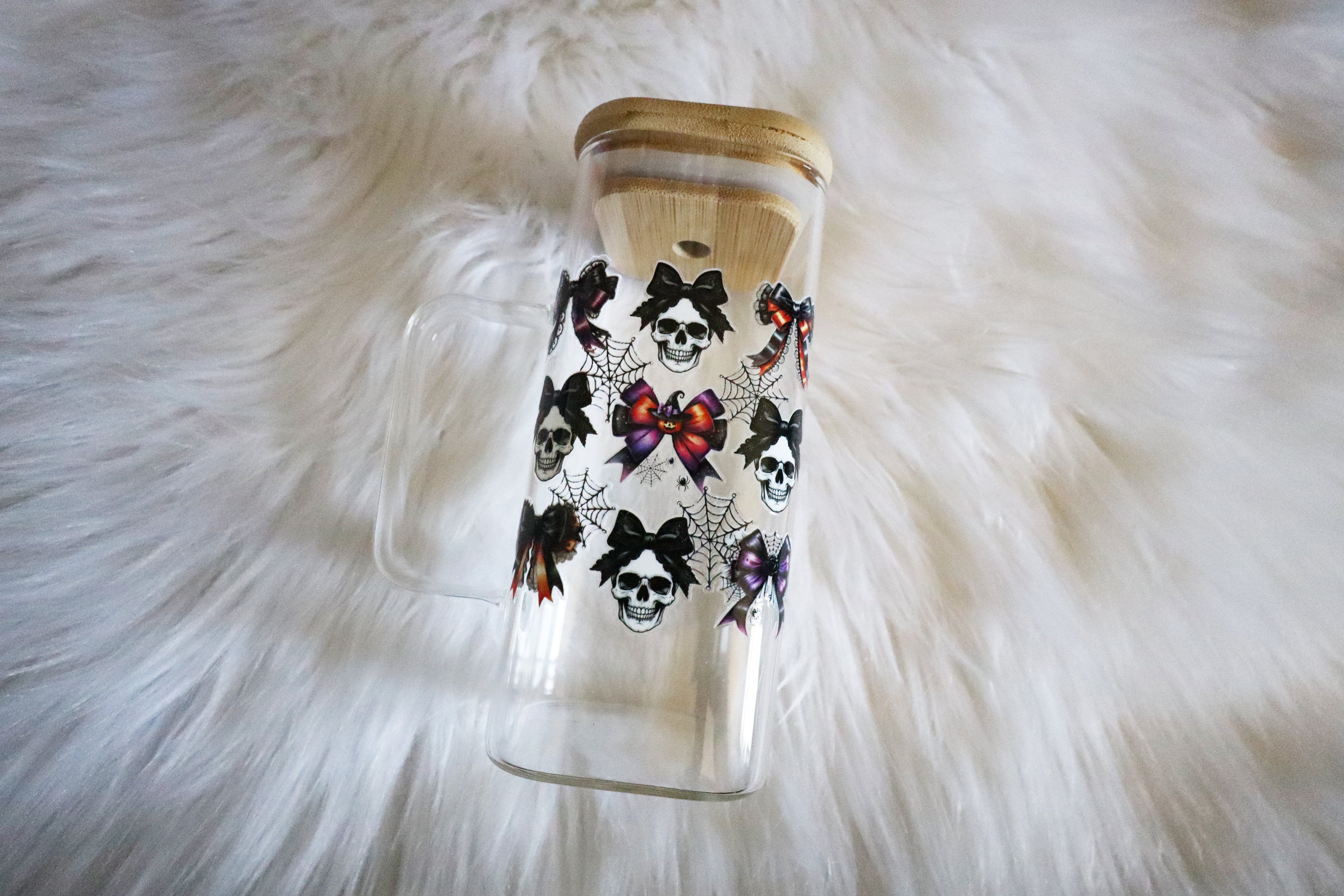 10oz Glass Mug - Skulls & Bows