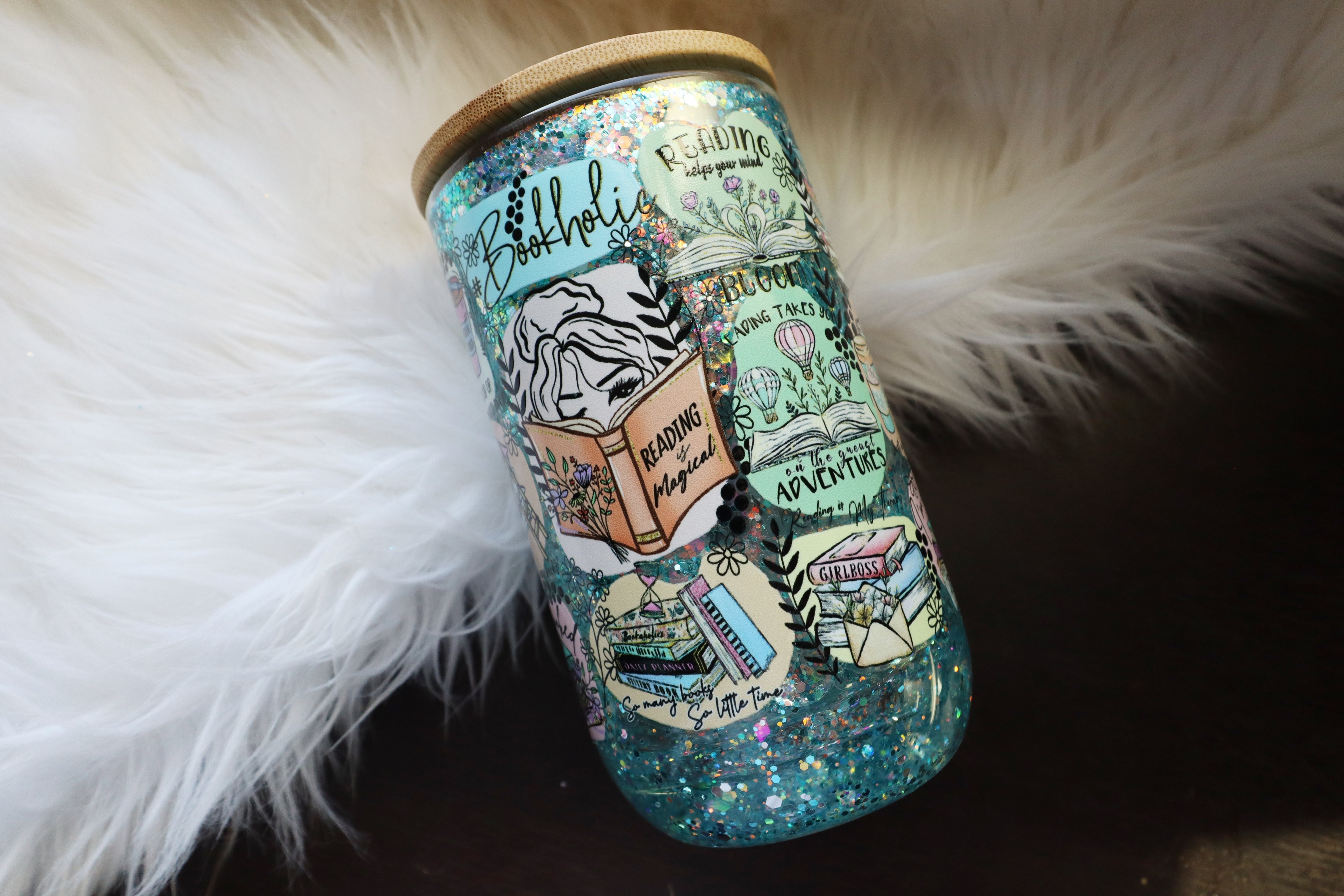 14oz Glass Snow Globe Wine Tumbler - Bookaholic